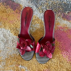 Salvatore Ferragamo Red Heeled Sandal with Flowers 8